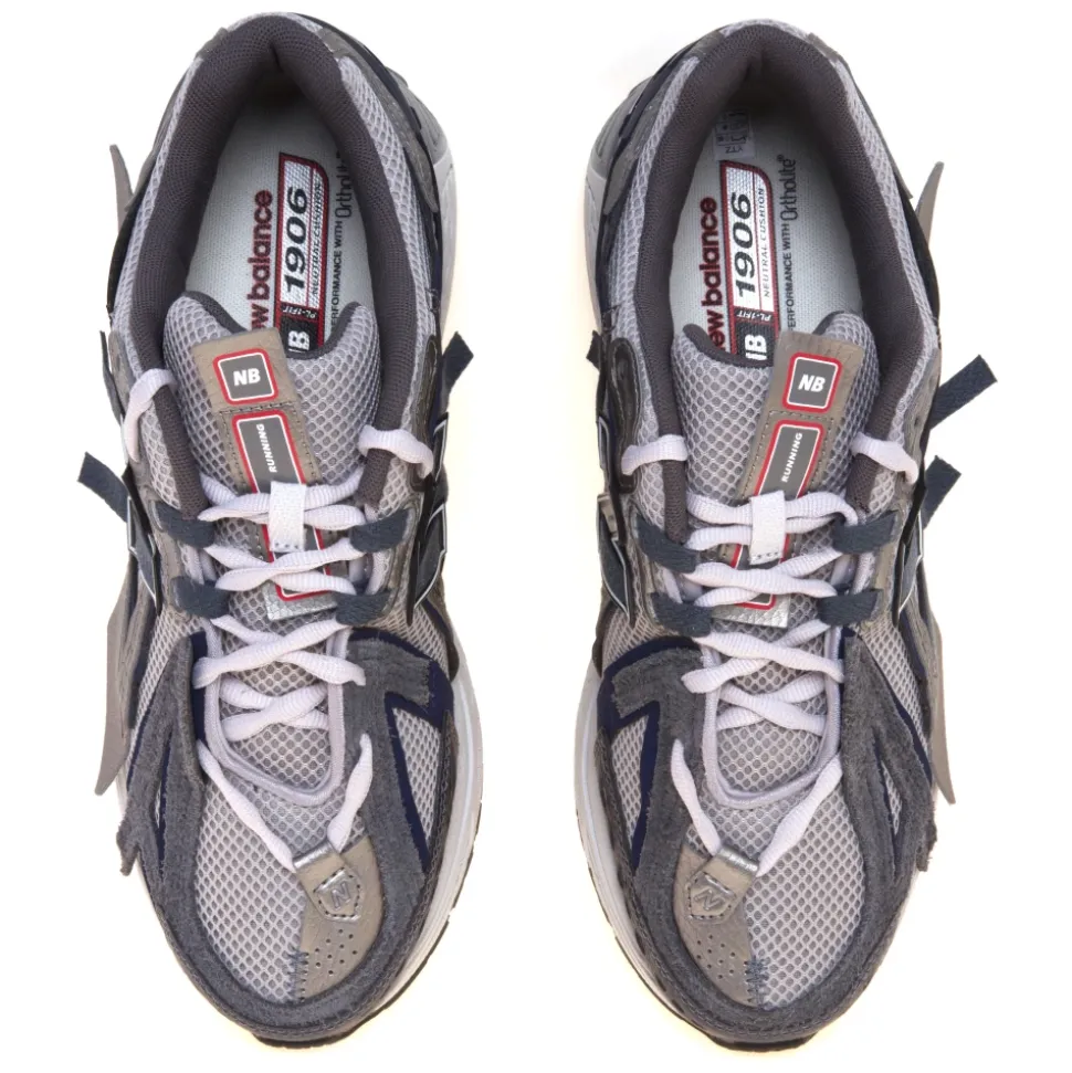 1906A Sneaker