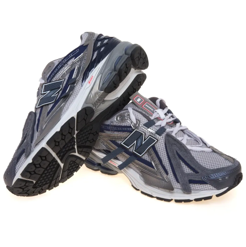 1906A Sneaker