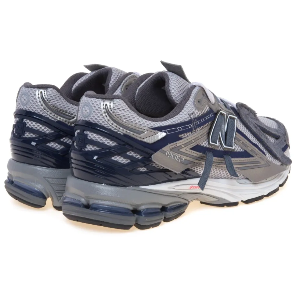 1906A Sneaker