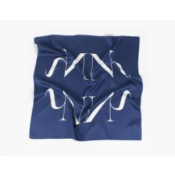 Blå Manzini Nohr Embla Emblem Silkeskjerf Skjerf