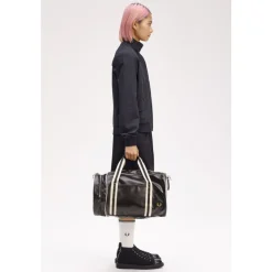 Classic Barrel Bag