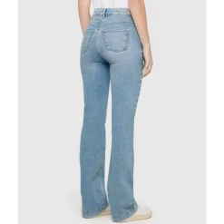Dream Boot Jeans