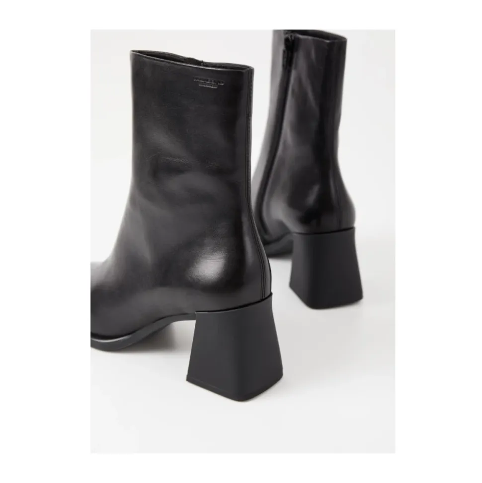 Hedda Boots