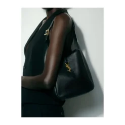 Le 5 À 7 Supple Small Bag