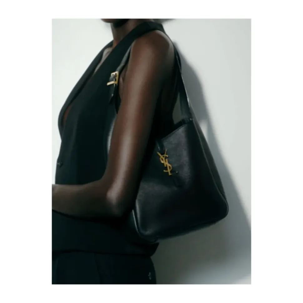 Le 5 À 7 Supple Small Bag