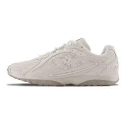 204L Sneakers