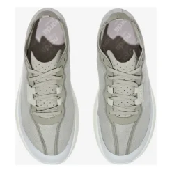 005 Neve Sneakers