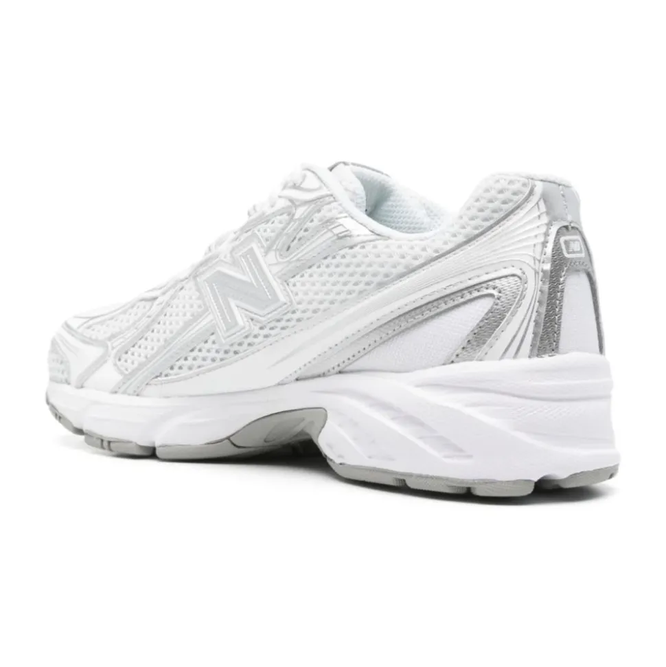 740 Sneaker