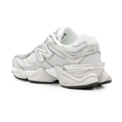 9060 Sneakers