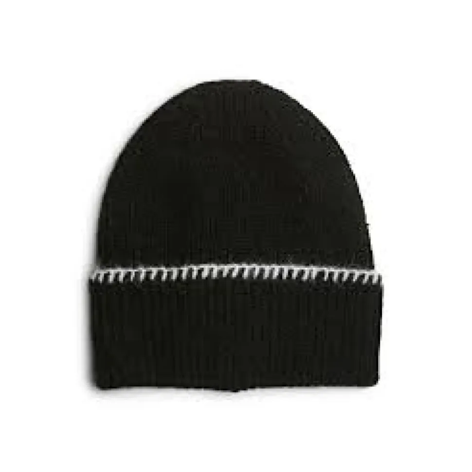 Strikket Beanie med kule detaljer