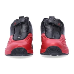 Svart/Rød Basketball Sneakers