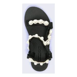 Trendy Trekky Pearls Sandal